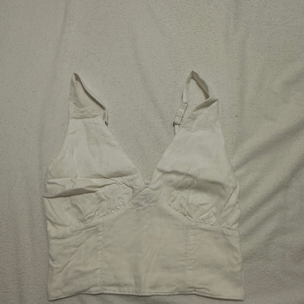 Cream Sleeveless V-Neck Top